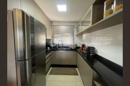 Casa à venda com 135m², 3 quartos e 3 vagas Casa à venda com 135m², 3 quartos e 3 vagasCozinha