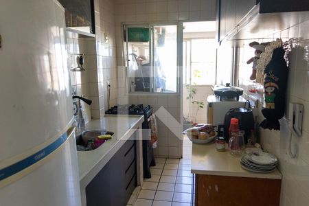 Apartamento para alugar com 100m², 2 quartos e 1 vaga Apartamento para alugar com 100m², 2 quartos e 1 vagaCozinha e Área de Serviço
