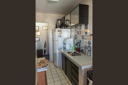 Apartamento para alugar com 100m², 2 quartos e 1 vaga Apartamento para alugar com 100m², 2 quartos e 1 vagaCozinha e Área de Serviço