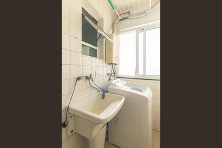 Apartamento para alugar com 64m², 2 quartos e 2 vagas Apartamento para alugar com 64m², 2 quartos e 2 vagasCozinha e Área de Serviço