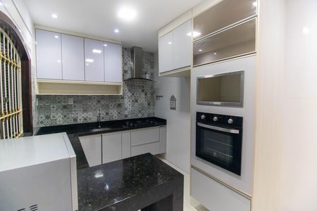 Casa para alugar com 319m², 3 quartos e 1 vagaCozinha