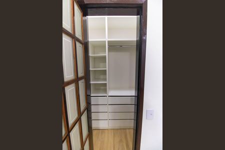 Casa para alugar com 319m², 3 quartos e 1 vagaCloset da suíte 1