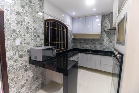 Casa para alugar com 319m², 3 quartos e 1 vagaCozinha