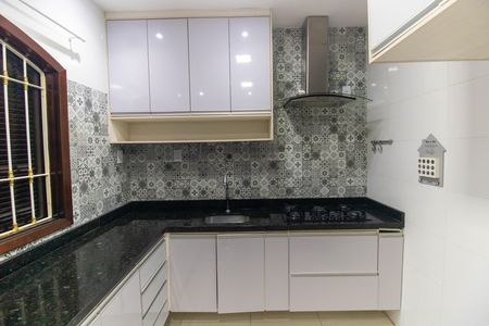 Casa para alugar com 319m², 3 quartos e 1 vagaCozinha