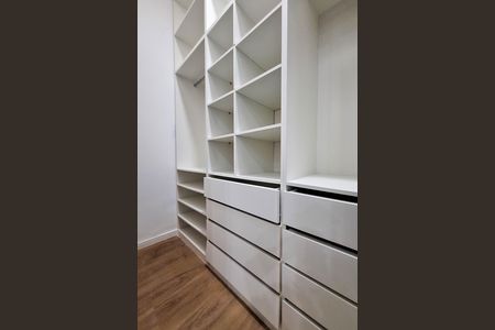 Closet da suíte 1 de casa para alugar com 3 quartos, 319m² em São Francisco, Niterói