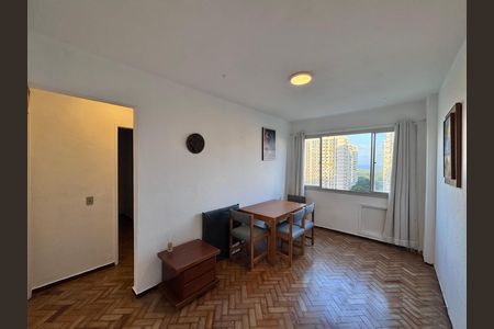 Sala de apartamento para alugar com 2 quartos, 55m² em Barra da Tijuca, Rio de Janeiro