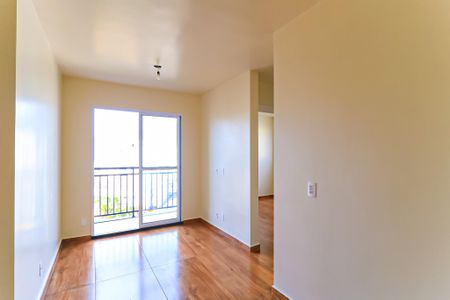Sala de apartamento para alugar com 2 quartos, 45m² em Todos Os Santos, Rio de Janeiro