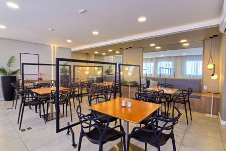 Apartamento para alugar com 45m², 2 quartos e 1 vaga Apartamento para alugar com 45m², 2 quartos e 1 vagaÁrea comum - Salão de festas