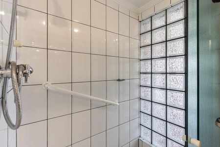 Apartamento para alugar com 70m², 1 quarto e 2 vagas Apartamento para alugar com 70m², 1 quarto e 2 vagasQuarto - Banheiro da Suite