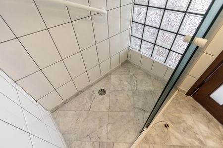 Apartamento para alugar com 70m², 1 quarto e 2 vagas Apartamento para alugar com 70m², 1 quarto e 2 vagasQuarto - Banheiro da Suite