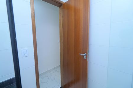Apartamento à venda com 51m², 2 quartos e 1 vaga Apartamento à venda com 51m², 2 quartos e 1 vagaBanheiro Social
