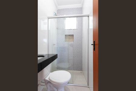 Casa para alugar com 60m², 2 quartos e 1 vaga Casa para alugar com 60m², 2 quartos e 1 vagaBanheiro social