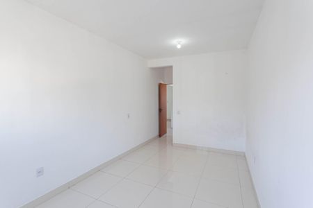 Casa para alugar com 60m², 2 quartos e 1 vaga Casa para alugar com 60m², 2 quartos e 1 vagaSuíte
