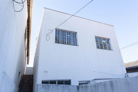 Casa para alugar com 60m², 2 quartos e 1 vaga Casa para alugar com 60m², 2 quartos e 1 vagaFachada