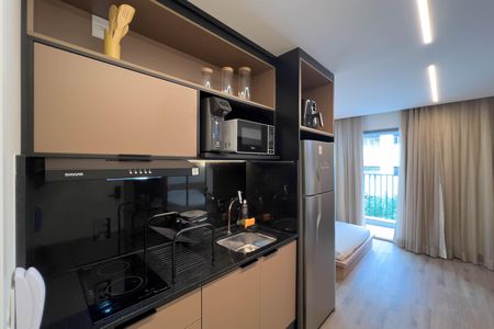 Cozinha de kitnet/studio para alugar com 1 quarto, 25m² em Liberdade, São Paulo