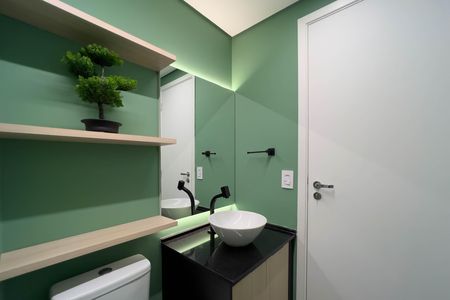 Banheiro de kitnet/studio para alugar com 1 quarto, 25m² em Liberdade, São Paulo