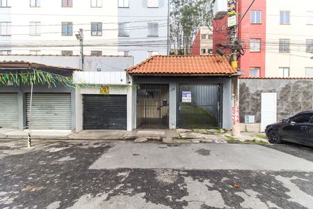 Apartamento para alugar com 40m², 2 quartos e sem vaga Apartamento para alugar com 40m², 2 quartos e sem vagaFachada + Placa