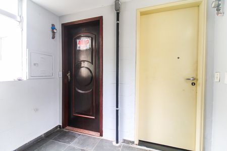 Apartamento para alugar com 40m², 2 quartos e sem vaga Apartamento para alugar com 40m², 2 quartos e sem vagaHall