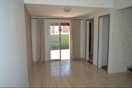 Sala de casa de condomínio para alugar com 3 quartos, 87m² em Bonfim Paulista, Ribeirão Preto