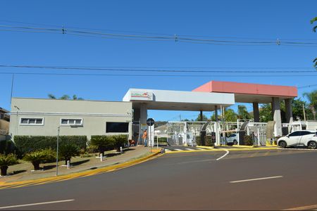 Casa de condomínio para alugar com 87m², 3 quartos e 2 vagasFachada e portaria