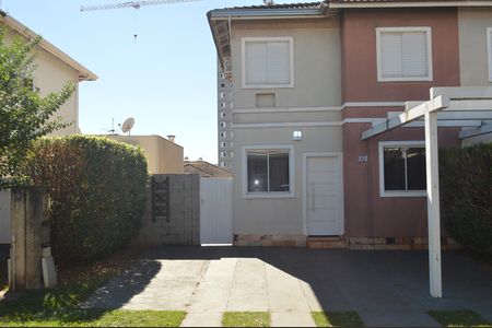 Casa de condomínio para alugar com 87m², 3 quartos e 2 vagasFachada