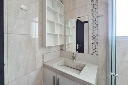 Apartamento à venda com 82m², 2 quartos e 1 vaga Apartamento à venda com 82m², 2 quartos e 1 vagaBanheiro da Suíte