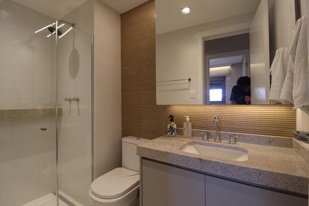 Banheiro Social de apartamento à venda com 2 quartos, 65m² em Indianópolis, São Paulo