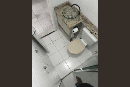 Banheiro de apartamento para alugar com 2 quartos, 45m² em Jardim Alvorada, Nova Iguaçu