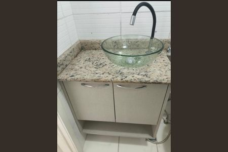 Apartamento para alugar com 45m², 2 quartos e 1 vaga Apartamento para alugar com 45m², 2 quartos e 1 vagaBanheiro