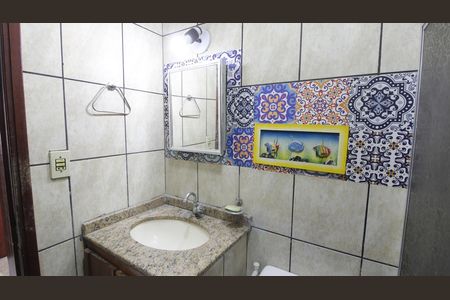 Casa para alugar com 360m², 2 quartos e 2 vagasBanheiro Social