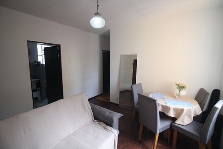 Sala de apartamento para alugar com 2 quartos, 55m² em Industrial, Contagem