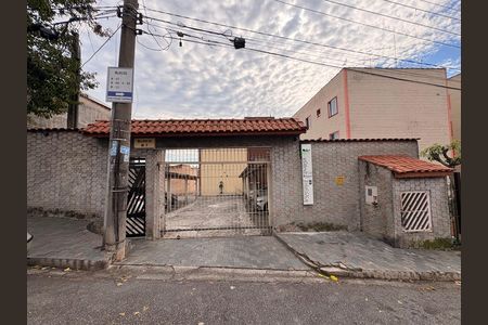 Apartamento para alugar com 50m², 2 quartos e 1 vaga Apartamento para alugar com 50m², 2 quartos e 1 vagaFachada