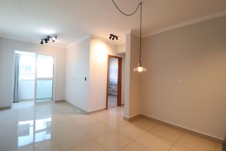 Sala de apartamento para alugar com 2 quartos, 61m² em Segismundo Pereira, Uberlândia