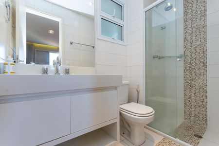 Banheiro Social de apartamento à venda com 2 quartos, 62m² em Vila Romana, São Paulo