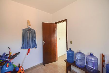 Casa à venda com 220m², 3 quartos e 6 vagasQuarto de Serviço