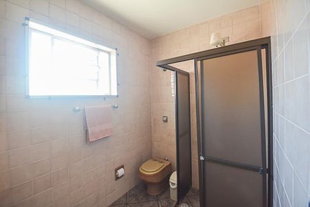 Casa à venda com 220m², 3 quartos e 6 vagasBanheiro