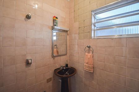 Casa à venda com 220m², 3 quartos e 6 vagasLavabo
