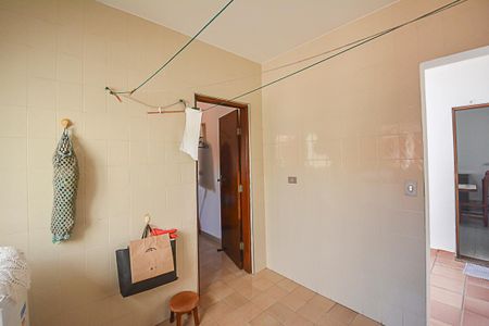 Casa à venda com 220m², 3 quartos e 6 vagasÁrea de Serviço