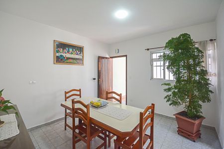 Casa à venda com 220m², 3 quartos e 6 vagasCopa
