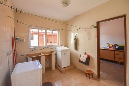 Casa à venda com 220m², 3 quartos e 6 vagasÁrea de Serviço