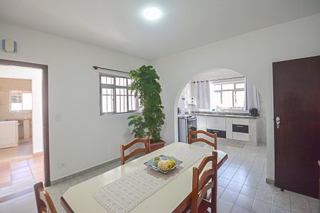 Casa à venda com 220m², 3 quartos e 6 vagasCopa