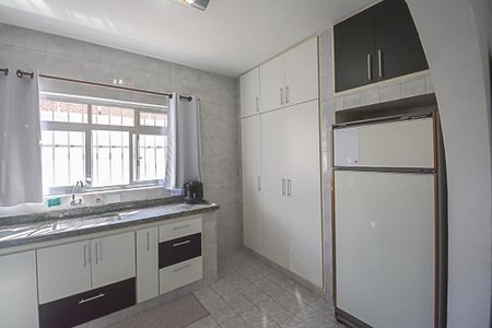 Casa à venda com 220m², 3 quartos e 6 vagasCozinha