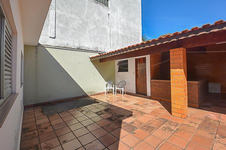 Casa à venda com 220m², 3 quartos e 6 vagasQuintal