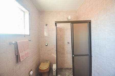 Casa à venda com 220m², 3 quartos e 6 vagasBanheiro