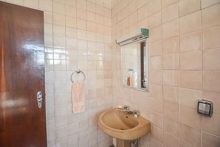Casa à venda com 220m², 3 quartos e 6 vagasBanheiro da Suíte