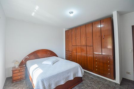 Casa à venda com 220m², 3 quartos e 6 vagasQuarto Suíte