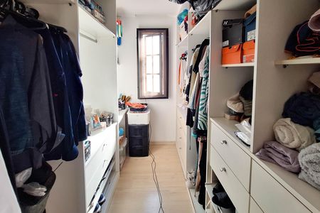 Casa para alugar com 101m², 2 quartos e 1 vaga Casa para alugar com 101m², 2 quartos e 1 vagaCloset do quarto 2
