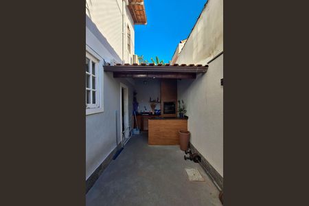 Casa para alugar com 101m², 2 quartos e 1 vaga Casa para alugar com 101m², 2 quartos e 1 vagaQuintal
