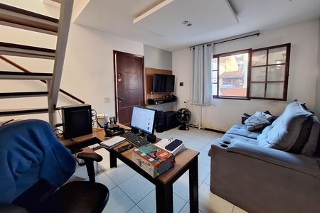 Sala de casa para alugar com 2 quartos, 101m² em Maria Paula, São Gonçalo