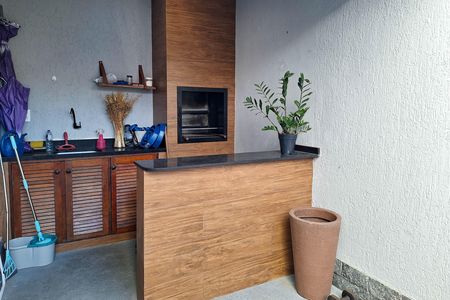 Casa para alugar com 101m², 2 quartos e 1 vaga Casa para alugar com 101m², 2 quartos e 1 vagaQuintal